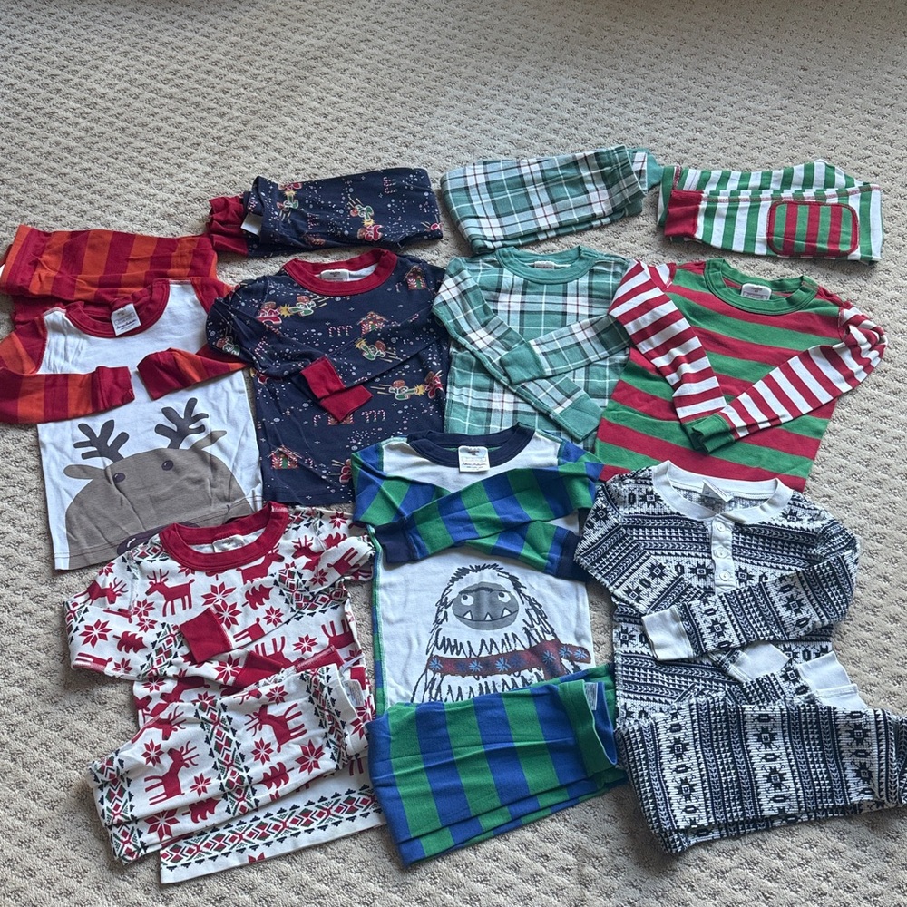 Hanna Andersson Set of (7) HOLIDAY Long John Organic PJs, GUC SIZE 5